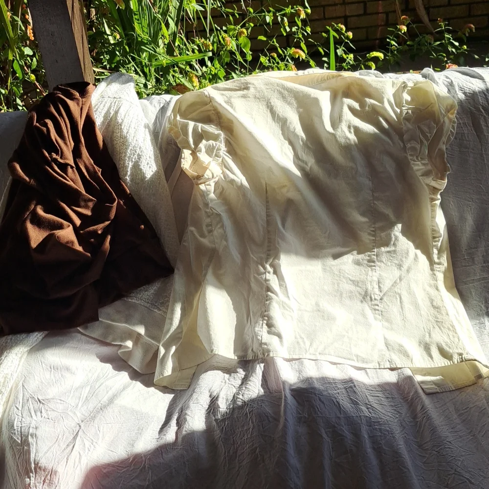 White jacket bundle - Picture 9 of 9